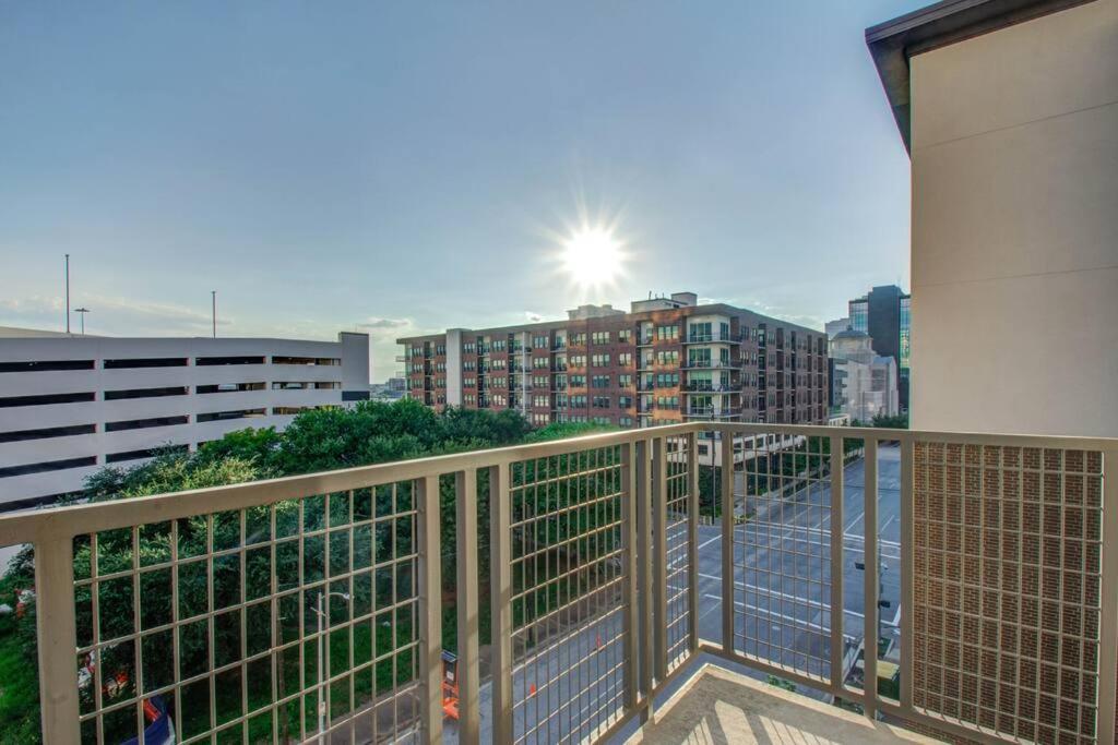 Best 5* Luxury Living Downtown Kingbed Suite Х'юстон Екстер'єр фото